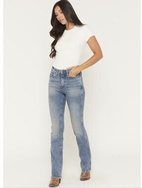 Wrangler Women's Straight Leg Jeans in Light Blue Wash 25 X 32